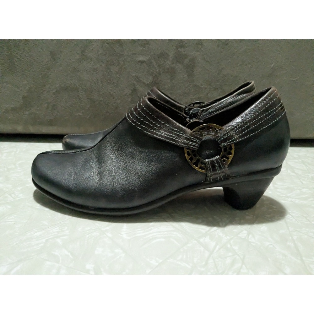 Naot Brown Leather Ankle Boots Side Zip Bronze Ring Detail Size 37
